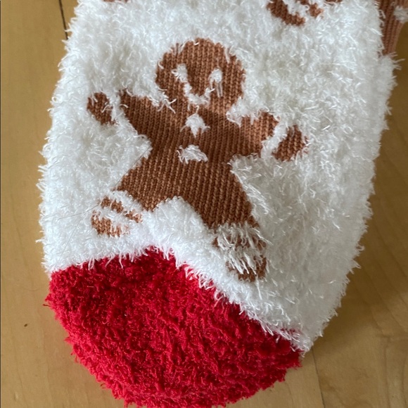 Cozy Gingerbread Pattern Socks - Picture 6 of 8